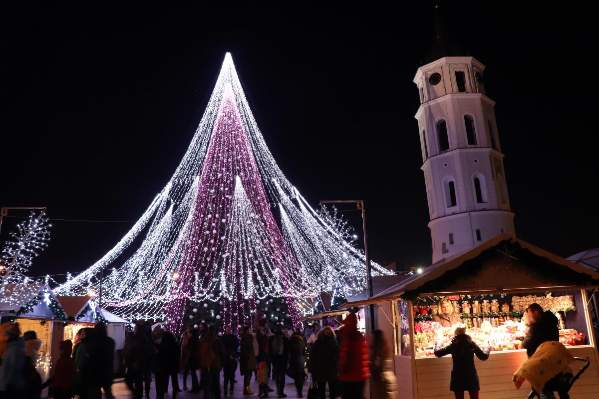 Christmas tree and market in Vilnius