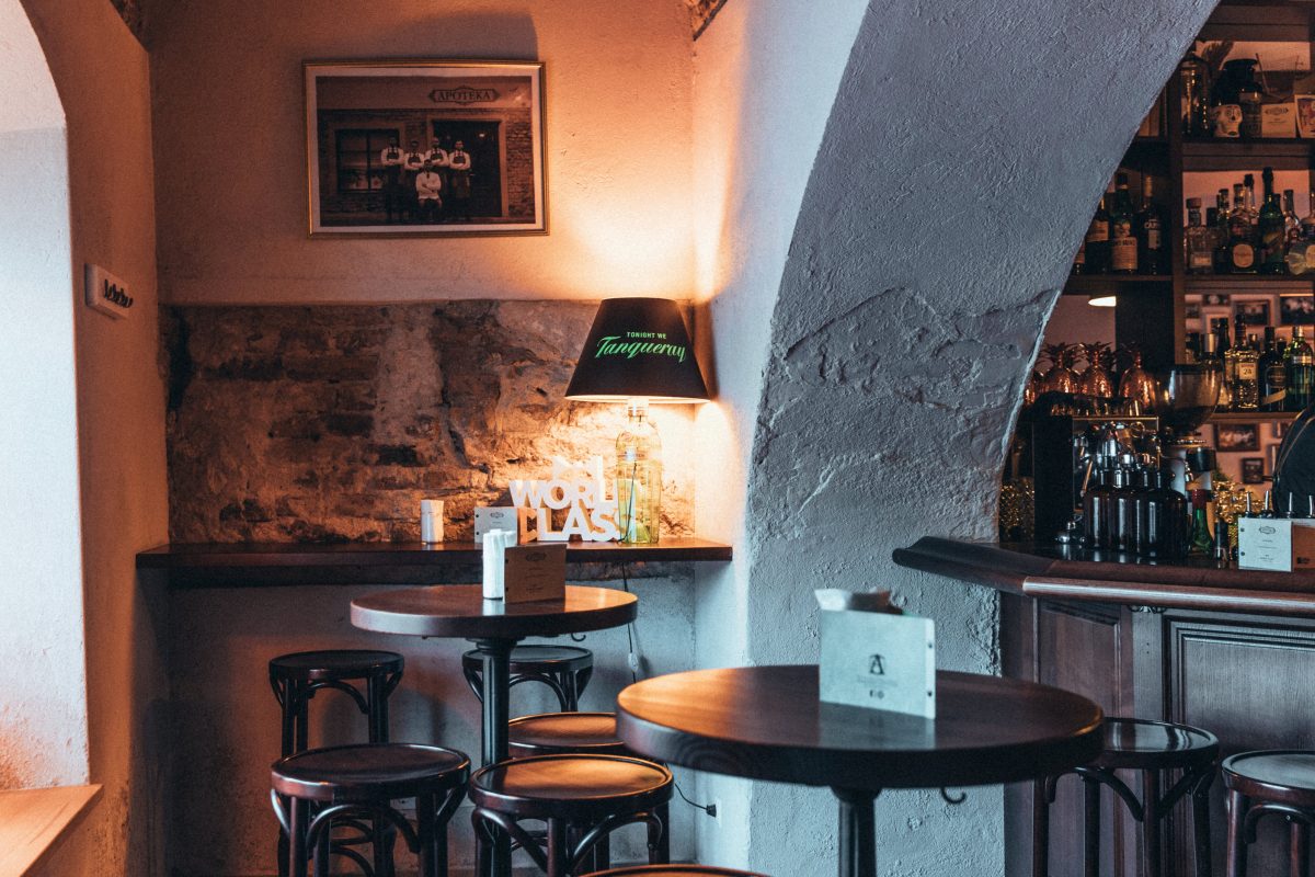 Apoteka's interior